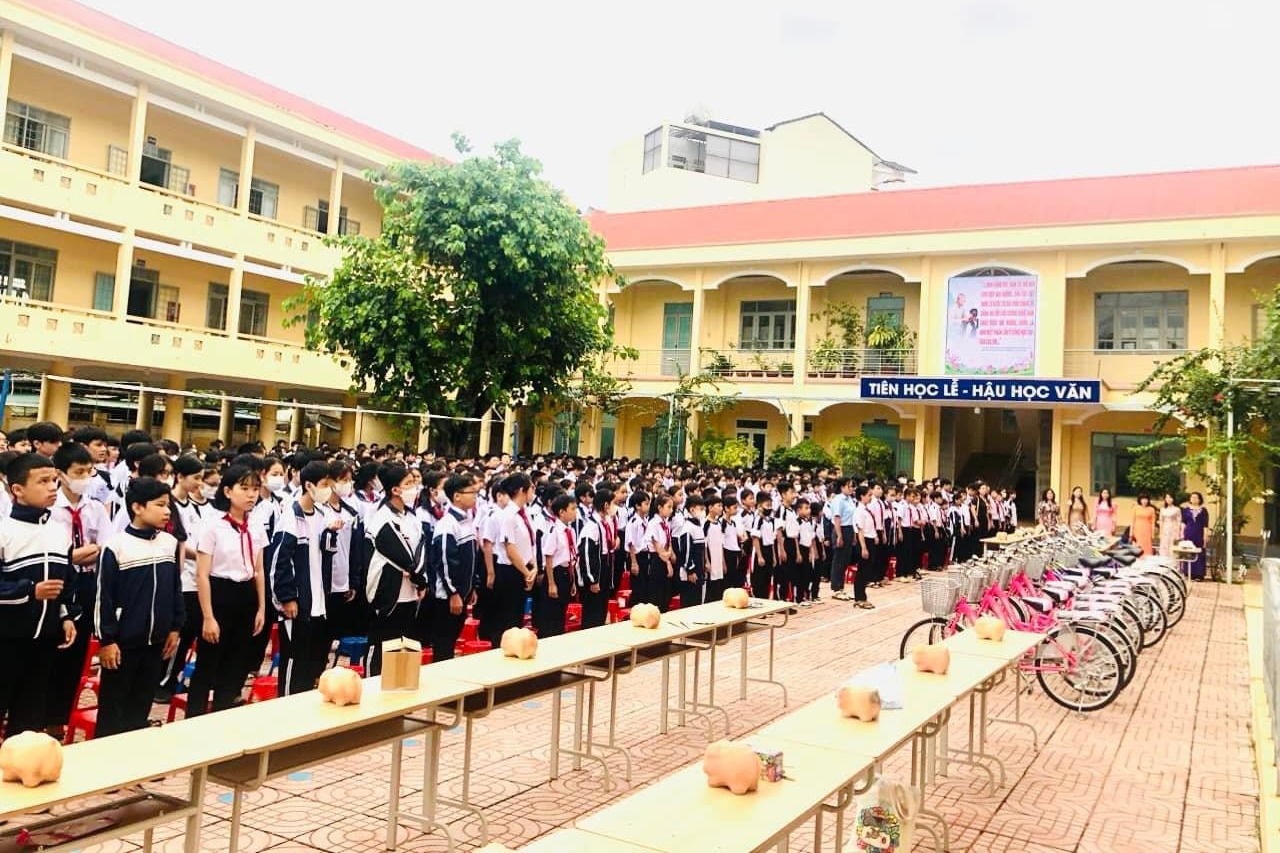 PPL trao tặng 14 chiếc xe đạp cho học sinh có hoàn cảnh khó khăn tại Đắk Lắk