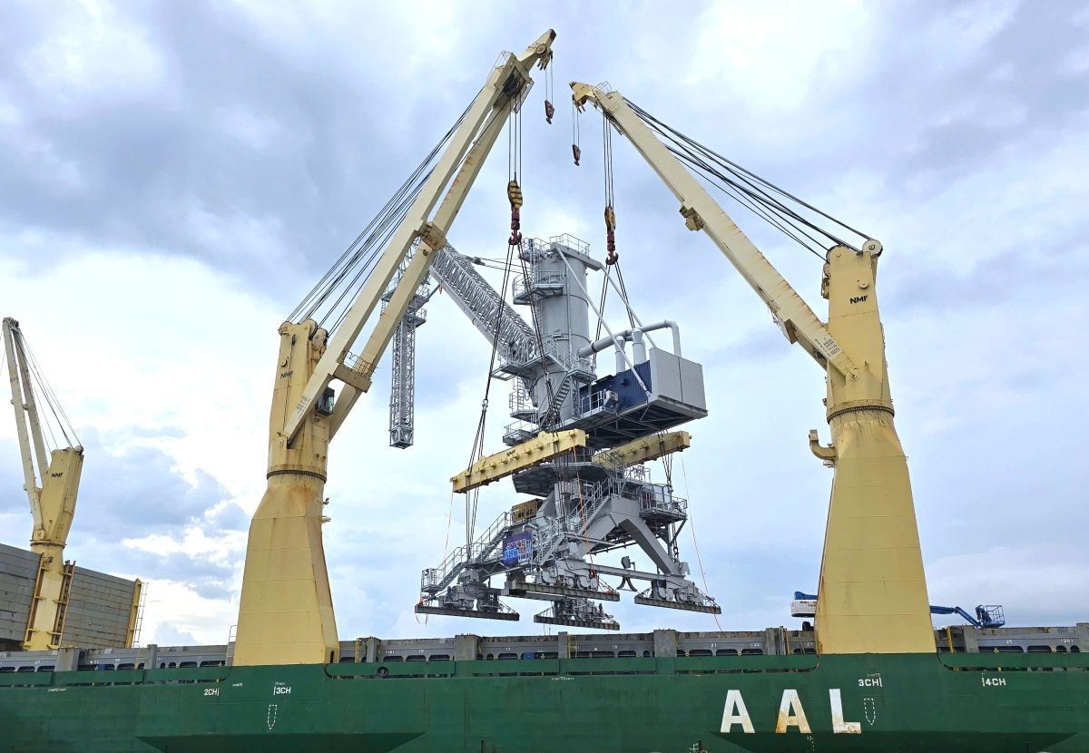 web-ship-unloader-f1000