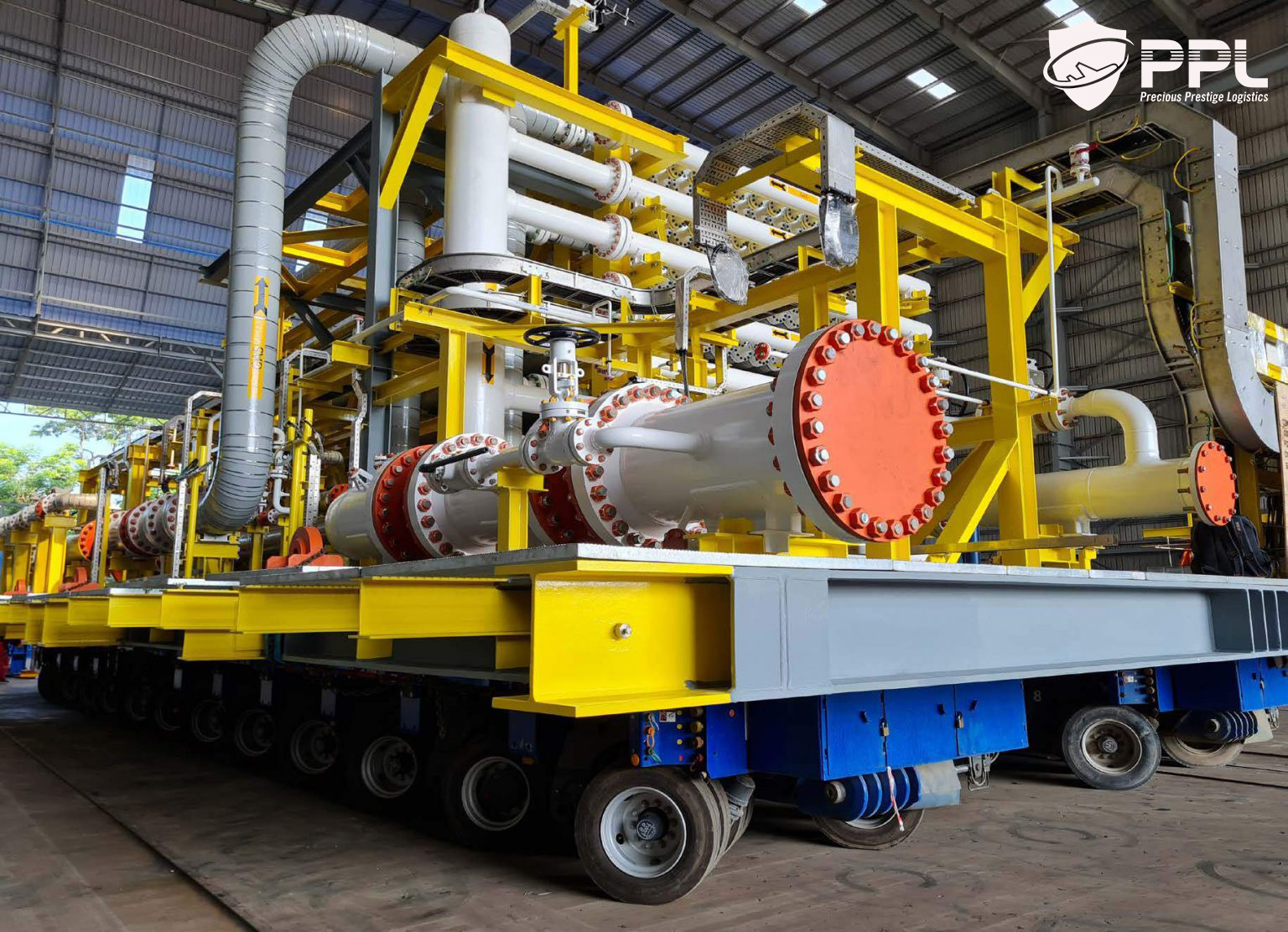 nang-cau-kien-dau-khi-de-lay-hang-tu-xuong-1536x1112