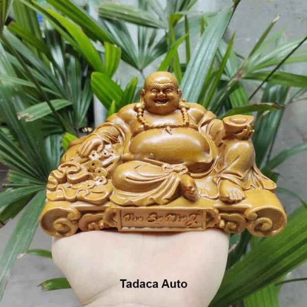 Tượng Di Lặc Bằng Gỗ Bách Xanh Để Taplo Xe Hơi slide 1
