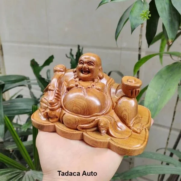 Tượng Di Lặc Ngồi Xoài Gỗ Bách Thơm Để Taplo Xe Hơi slide 1