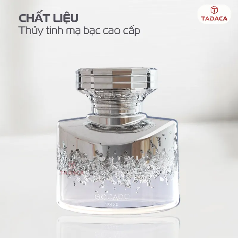 Thân chai tráng gương – điểm nhấn thị giác khác biệt