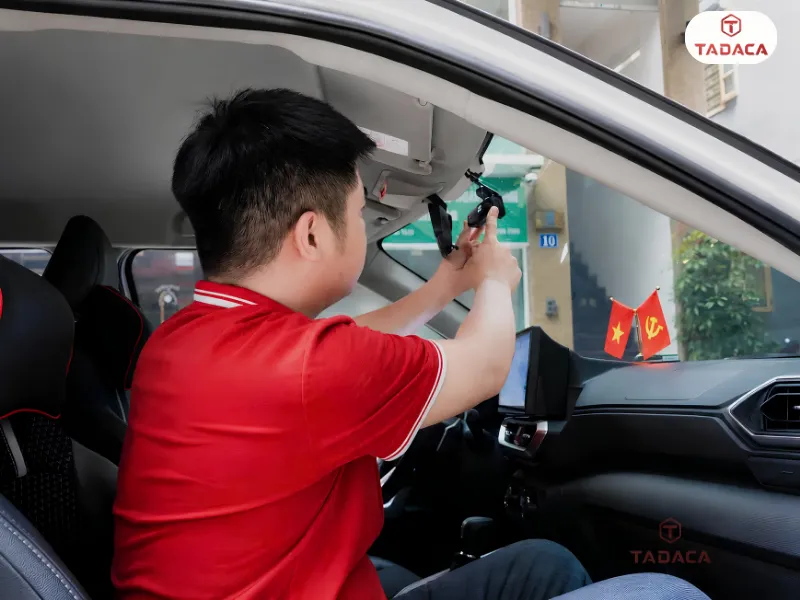 Bạn nên lắp camera hành trình trên ô tô