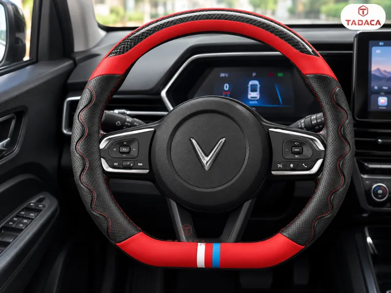 Bọc vô lăng ô tô da D Cut kèm logo chữ V