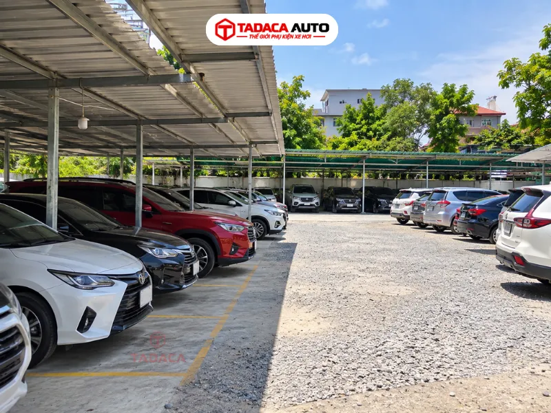 Bãi đỗ xe tại khu vực Gia Quất, Thượng Thanh