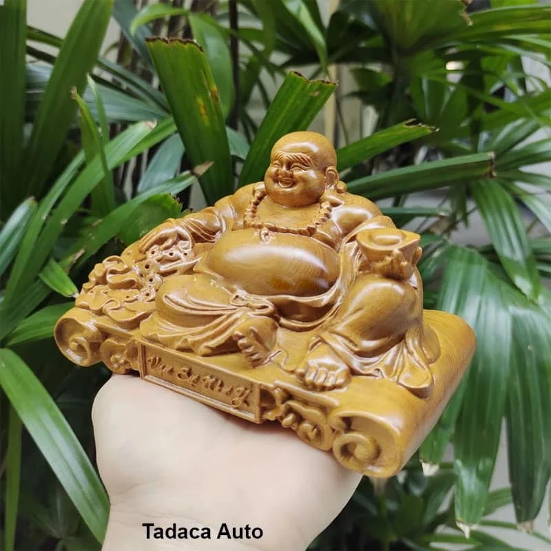 Tượng Di Lặc Bằng Gỗ Bách Xanh Để Taplo Xe Hơi