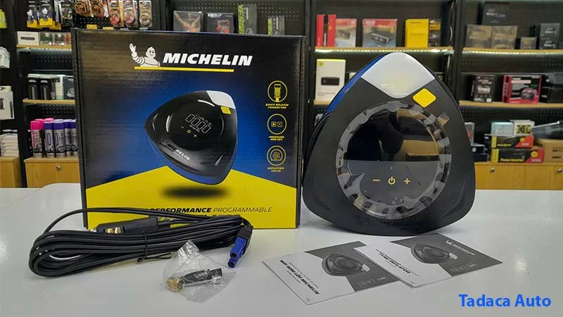 Bơm Lốp Ô Tô Michelin M2202 Và 12266 Nên Sử Dụng Model Nào ?