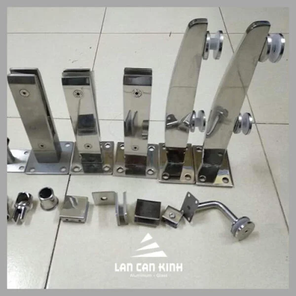 Bán phụ kiện cầu thang inox