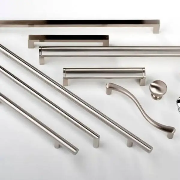 Tay Nắm Cửa Inox: Giới Thiệu và Ưu Điểm