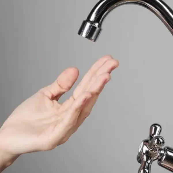 Vòi Nước Bị E Khí