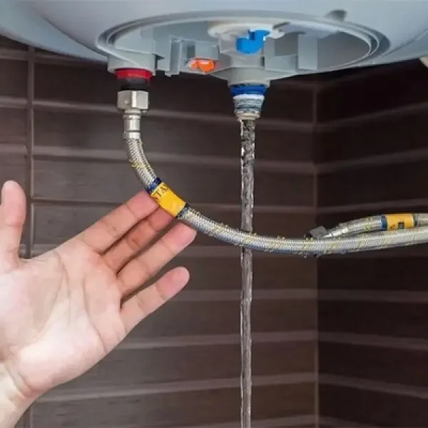 Van xả bình nóng lạnh bị rò nước