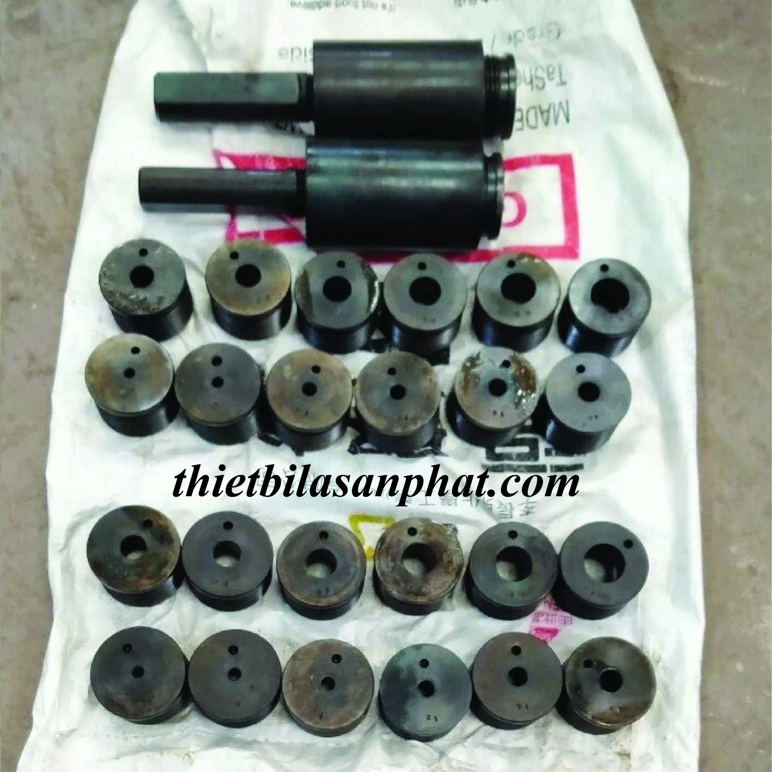 Thiết bị kéo bu lông