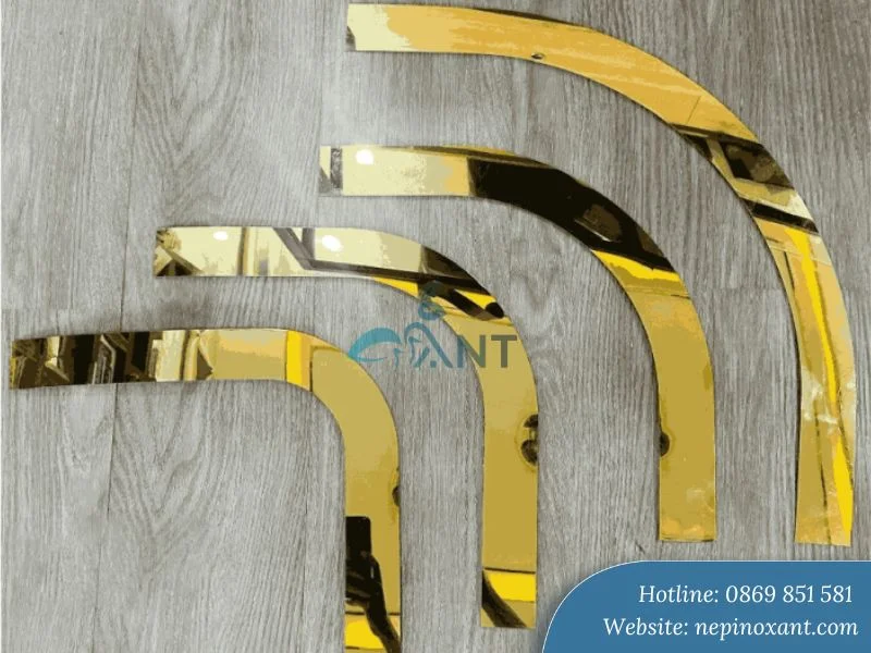 Việc sử dụng Nẹp inox giúp cho việc lắp đặt và cố định đường ống ino