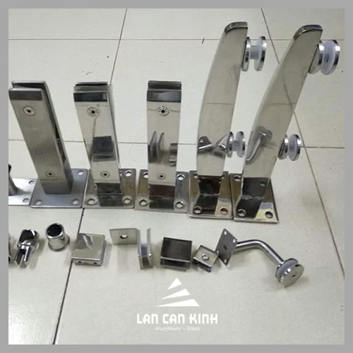 Hình ảnh phụ kiện cầu tahng inox chi tiết