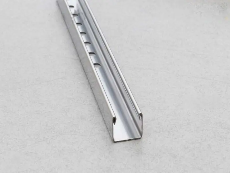 u inox kính 1