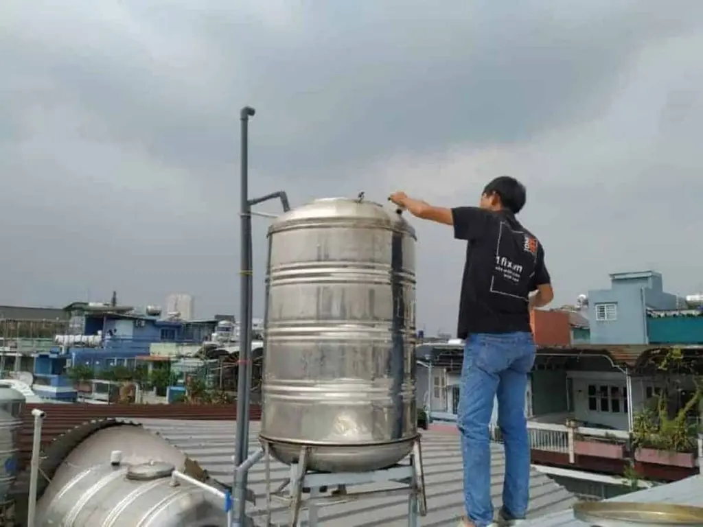 vá bồn nước inox