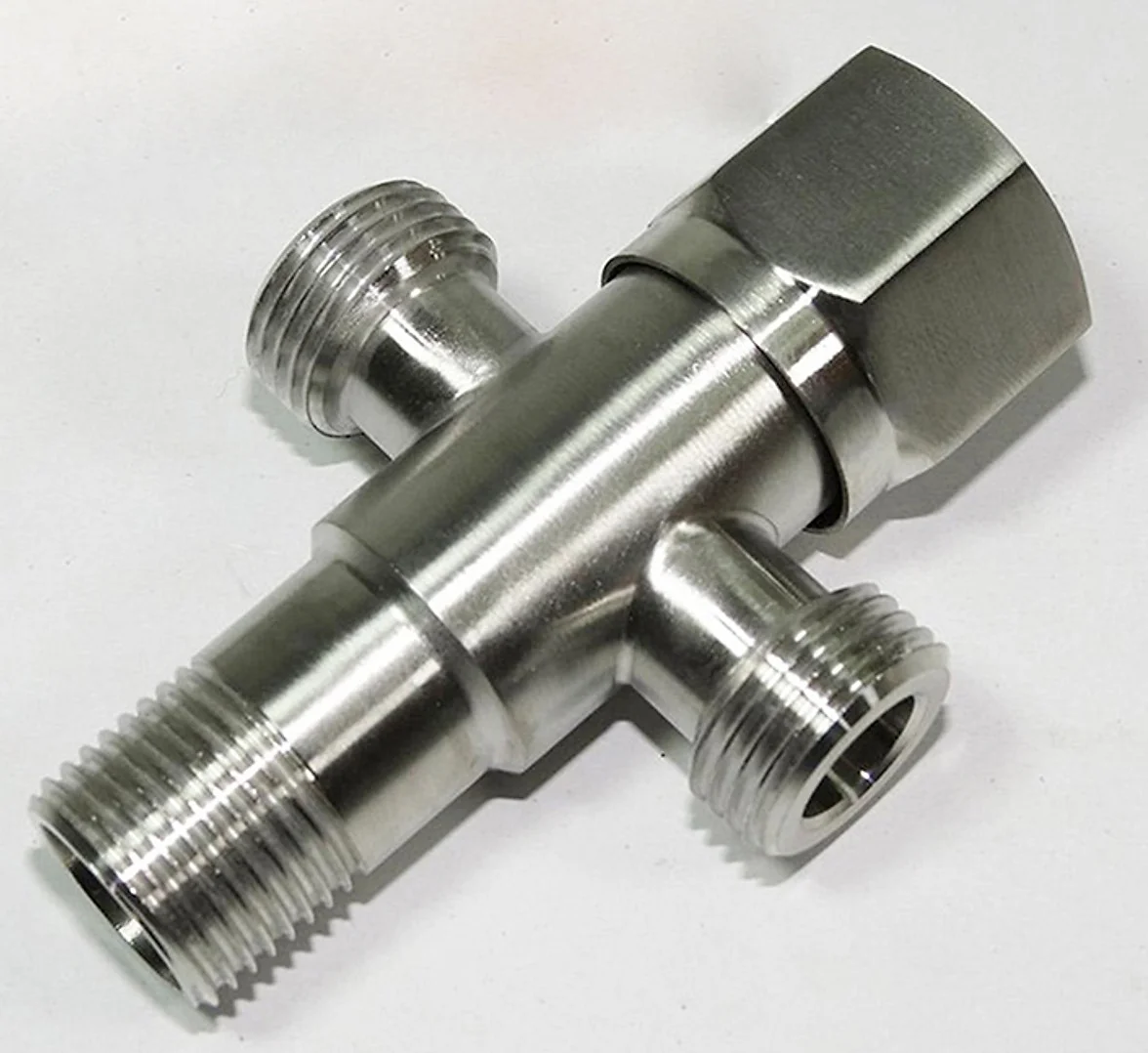 Van nước chia 3 2