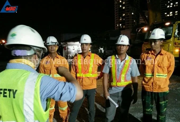 Ông Benoit ST-LAURENT kỹ sư an toàn Tư vấn SYSTRA đã có lời khen đặc biệt dành cho MJC về sự nghiêm túc thực hiện quy trình an toàn lao động