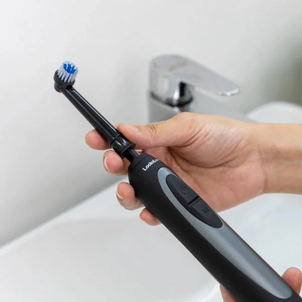 Bàn Chải Điện Lock&amp;Lock ENR626BLK Cao Cấp slide 2