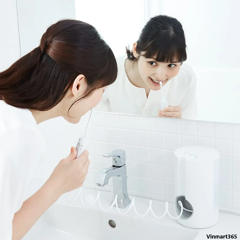 Máy tăm nước Panasonic EW1611 làm sạch kẽ răng