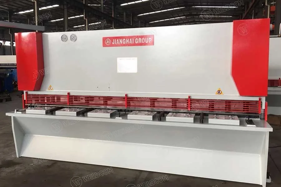 Máy xén tôn thủy lực Jianghai dòng QC11K-8x3200