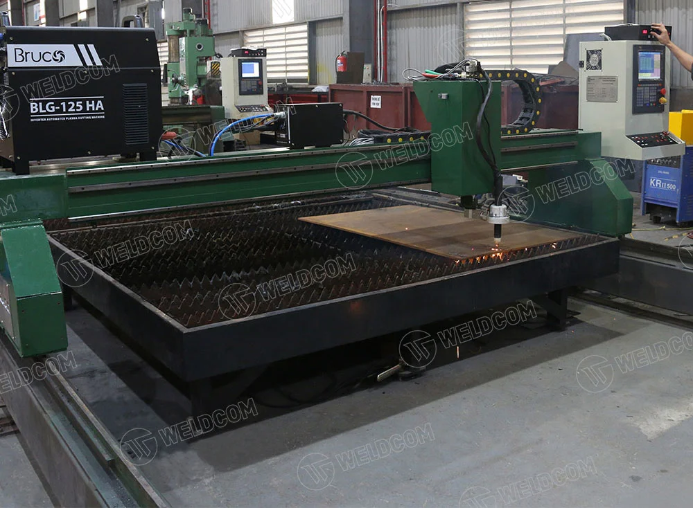 ung-dung-cua-may-cat-cnc-laser-ket-cau-thep