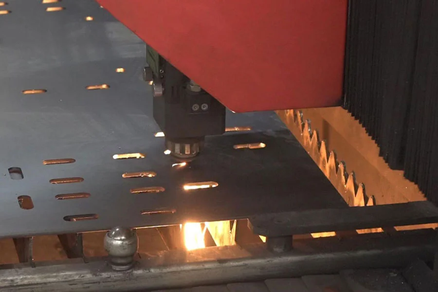 Cắt laser kim loại và những thông tin cần biết