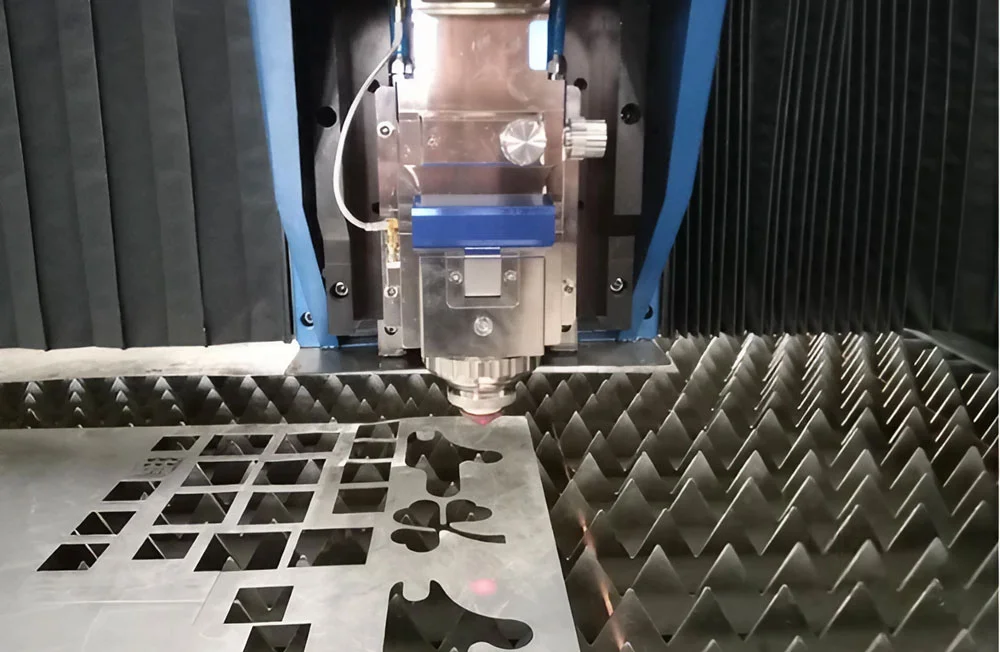 cat-laser-thep-tam-1