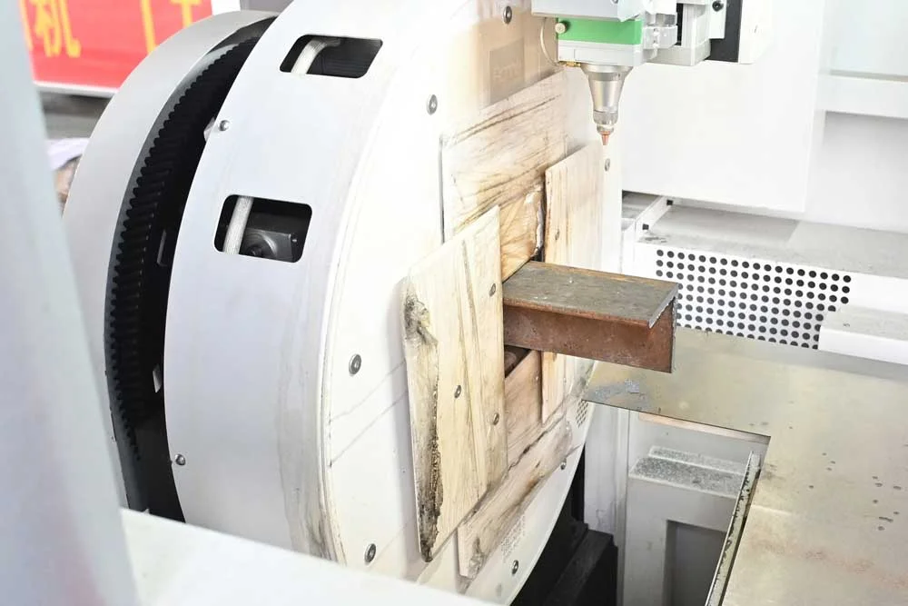 gia-may-cat-ong-cnc-laser-7