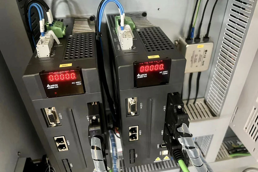 MÁY CHẤN GẤP TÔN CNC YAWEI PBA-110/3100