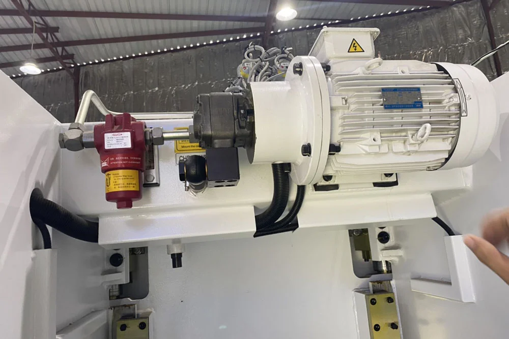 MÁY CHẤN GẤP TÔN CNC YAWEI PBA 35/1250