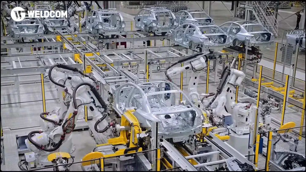 ung-dung-robot-han-trong-oto