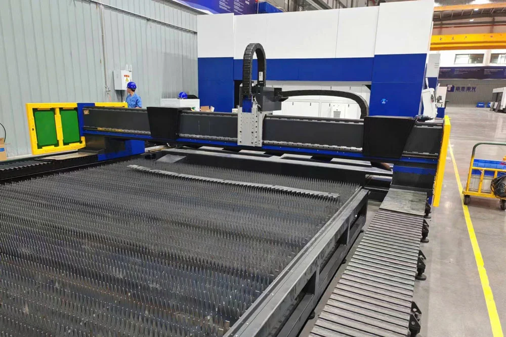 MÁY CẮT LASER FIBER BRUCO
