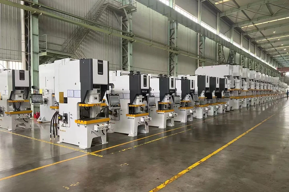 MÁY DẬP SERVO YAWEI KHUNG C LOẠI 1 TRỤC KHUỶU