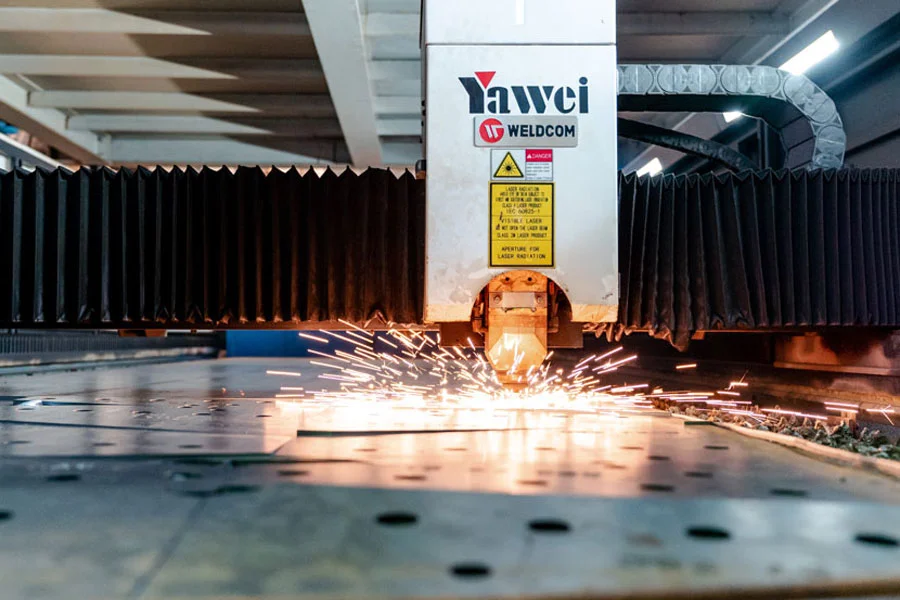 Máy cắt laser sợi quang: Cấu tạo, ứng dụng và cách chọn