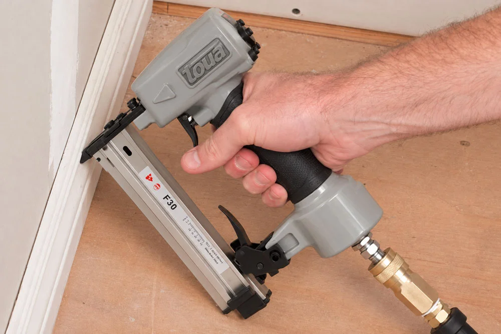 Cách khắc phục những lỗi súng bắn đinh hơi thường gặp