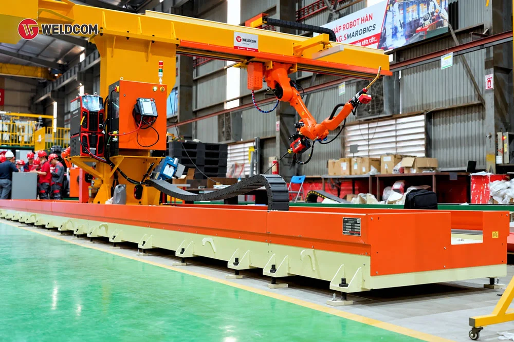 Robot hàn 8 trục: Cấu tạo, nguyên lý và ứng dụng