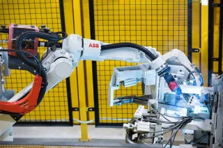 ROBOT CÔNG NGHIỆP VÀ XU HƯỚNG TỰ ĐỘNG HÓA TRONG LĨNH VỰC SẢN XUẤT