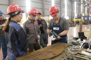 THẤU HIỂU MÁY VÁT MÉP DEASUNG CÙNG CHUYÊN GIA HÀN QUỐC