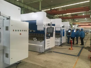 Những điều lưu ý khi mua máy chấn tôn