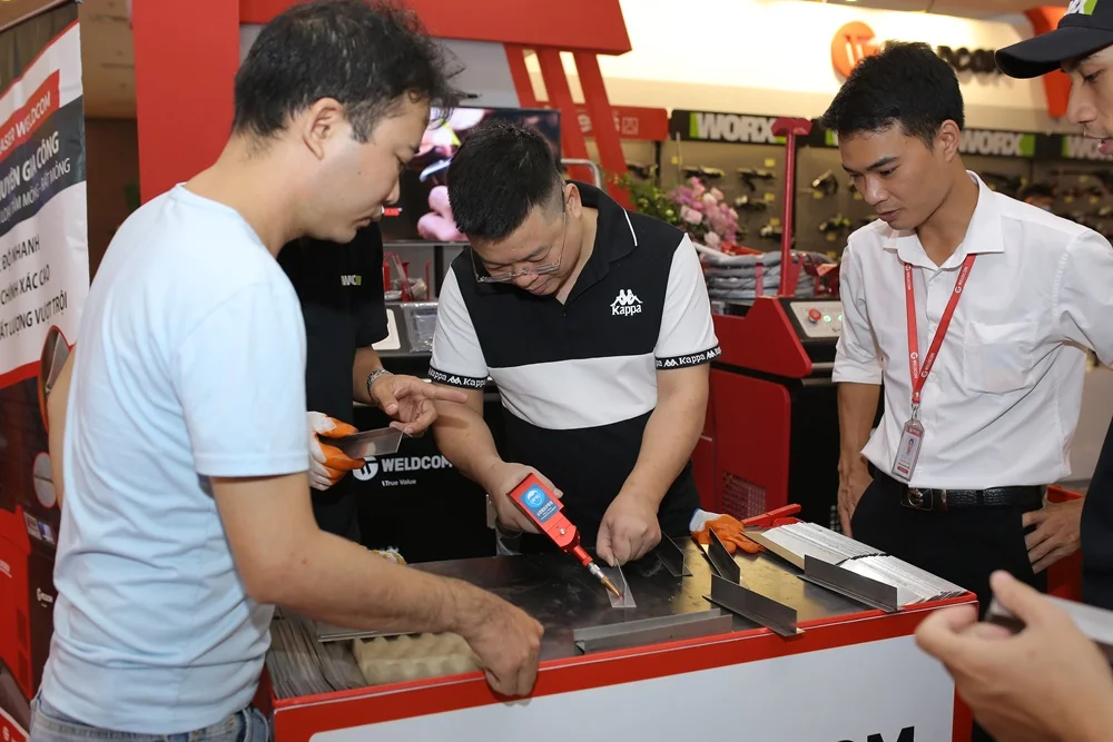 weldcom-lan-dau-tien-tham-du-trien-lam-vietbuild-3