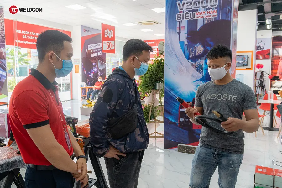 weldcom-thach-that-don-dau-xu-the-cua-hang-tien-ich-co-khi-hua-hen-mang-den-nhieu-bat-ngo-cho-khach-hang-6 weldcom-thach-that-don-dau-xu-the-cua-hang-tien-ich-co-khi-hua-hen-mang-den-nhieu-bat-ngo-cho-khach-hang-6