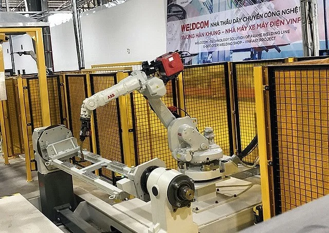 Xưởng hàn trong nhà máy Vinfast do Weldcom tổng thầu