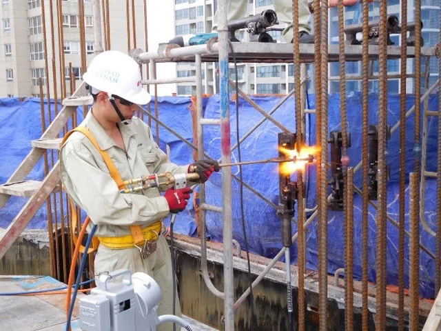 Máy hàn điện xỉ áp lực hàn nối đối đầu cốt thép