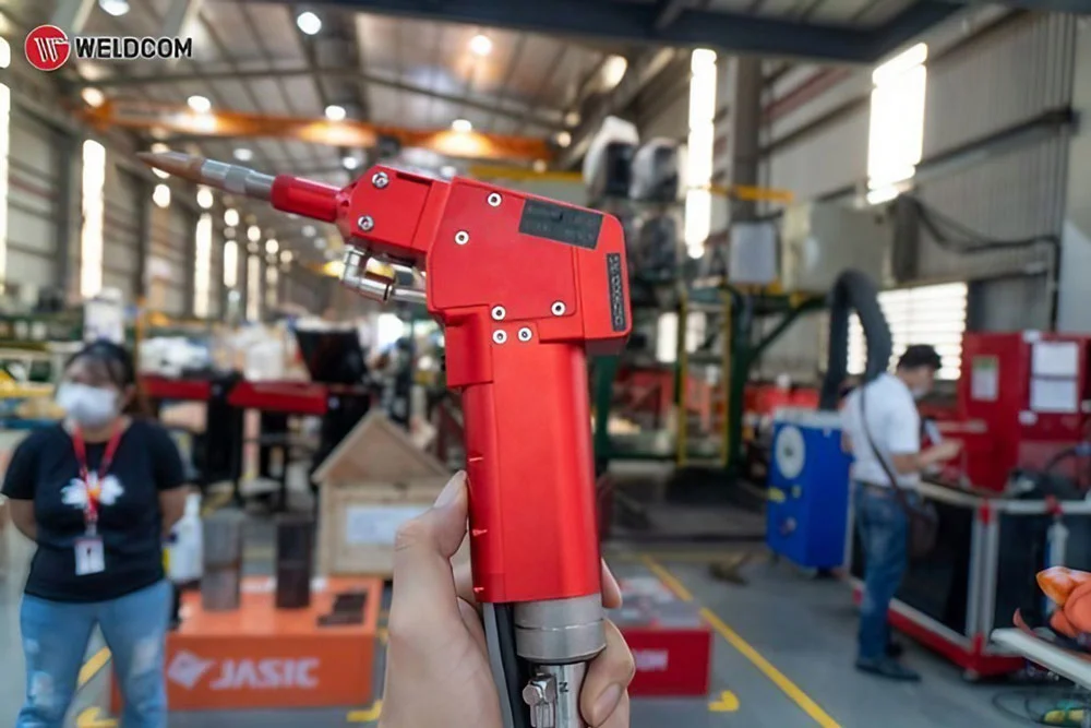 Súng hàn của máy hàn laser Weldcom LW1500M