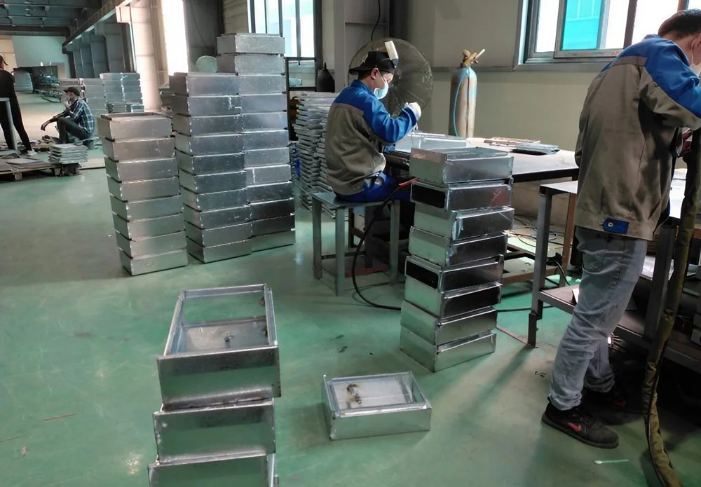 Về chi phí nhân công