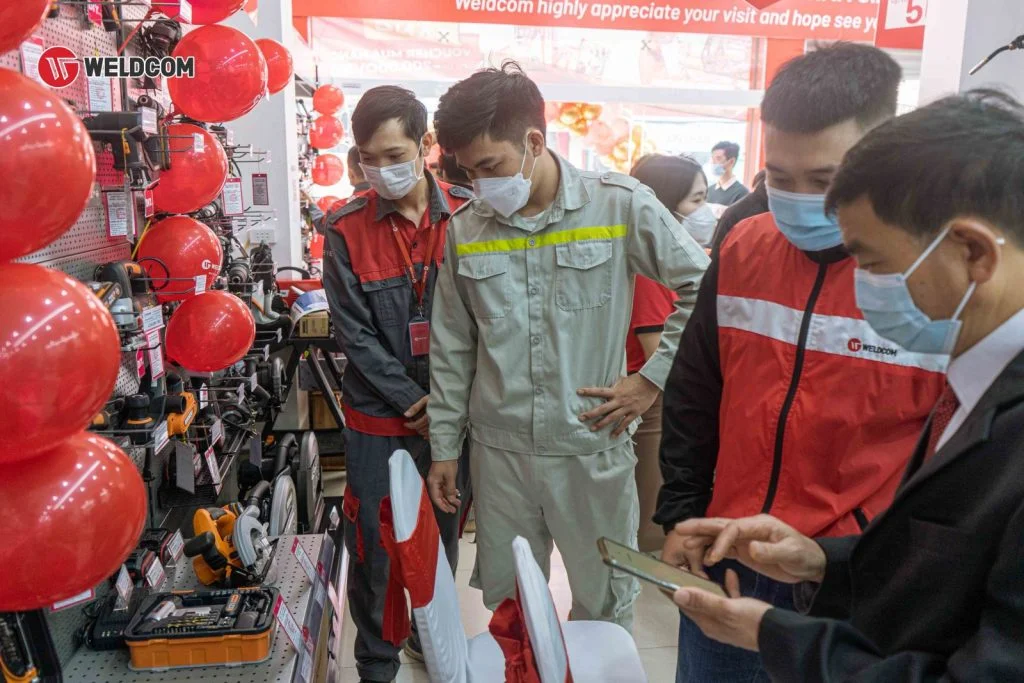 RA-MAT-WELDCOM-HUNG-YEN-CUNG-NHIEU-UU-DAI-CHO-KHACH-HANG19-1024x683