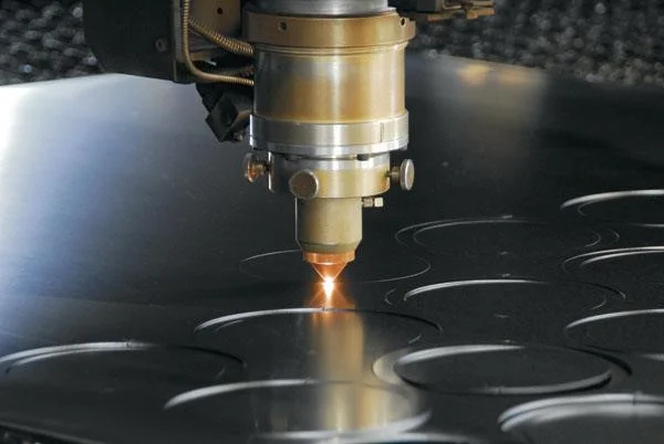 nguyen-ly-hoat-dong-may-cat-laser