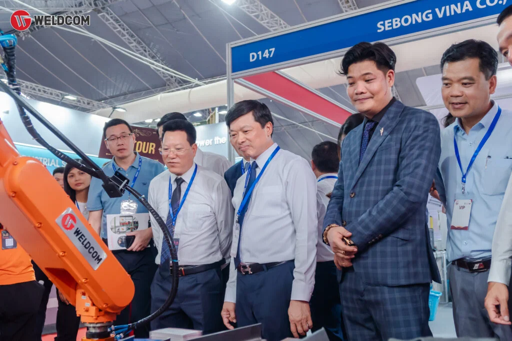 Trien-lam-cong-nghiep-va-san-xuat-VN-40-1024x683