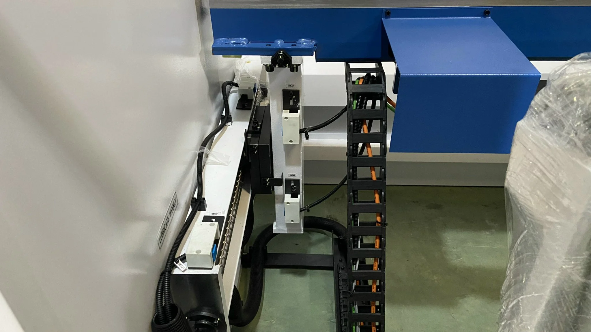 MÁY CHẤN GẤP TÔN CNC YAWEI PBA-110/3100